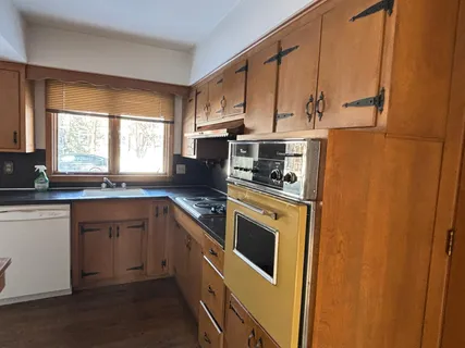 $600,000 | 4001 West 44th Street, Edina, MN 55424