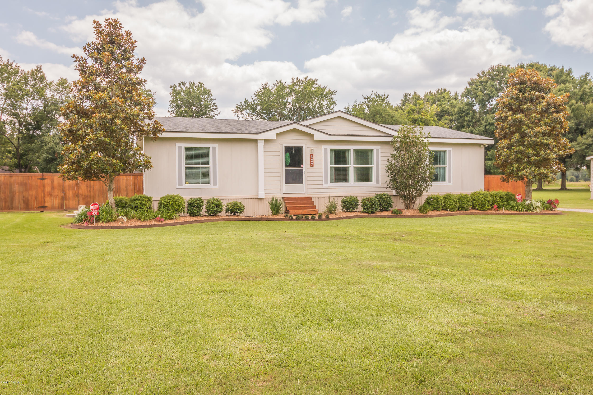437 Benoit Road Carencro, LA 70520 - Photo 2 of 34 Gallery Image 2