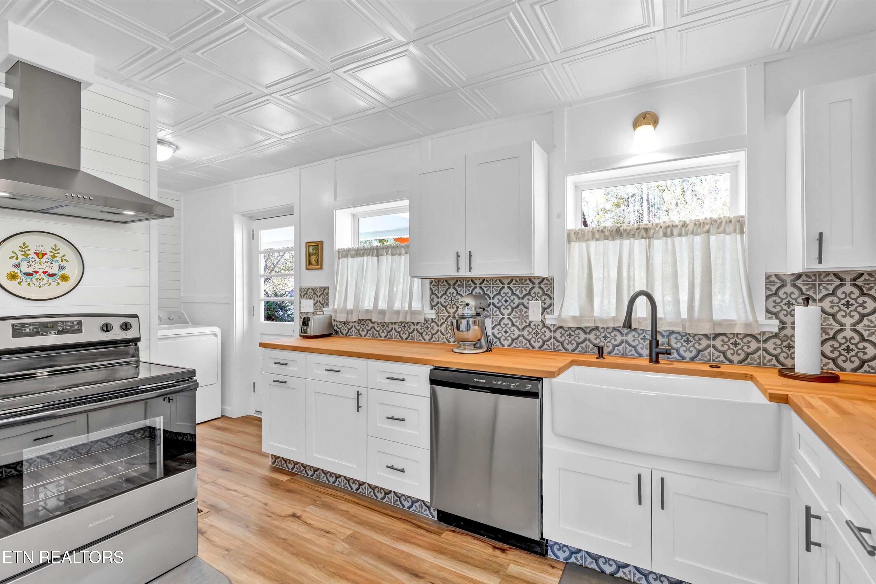 201 Outer Drive Oak Ridge, TN 37830 - Photo 12 of 27 08-201 Outer Dr-8