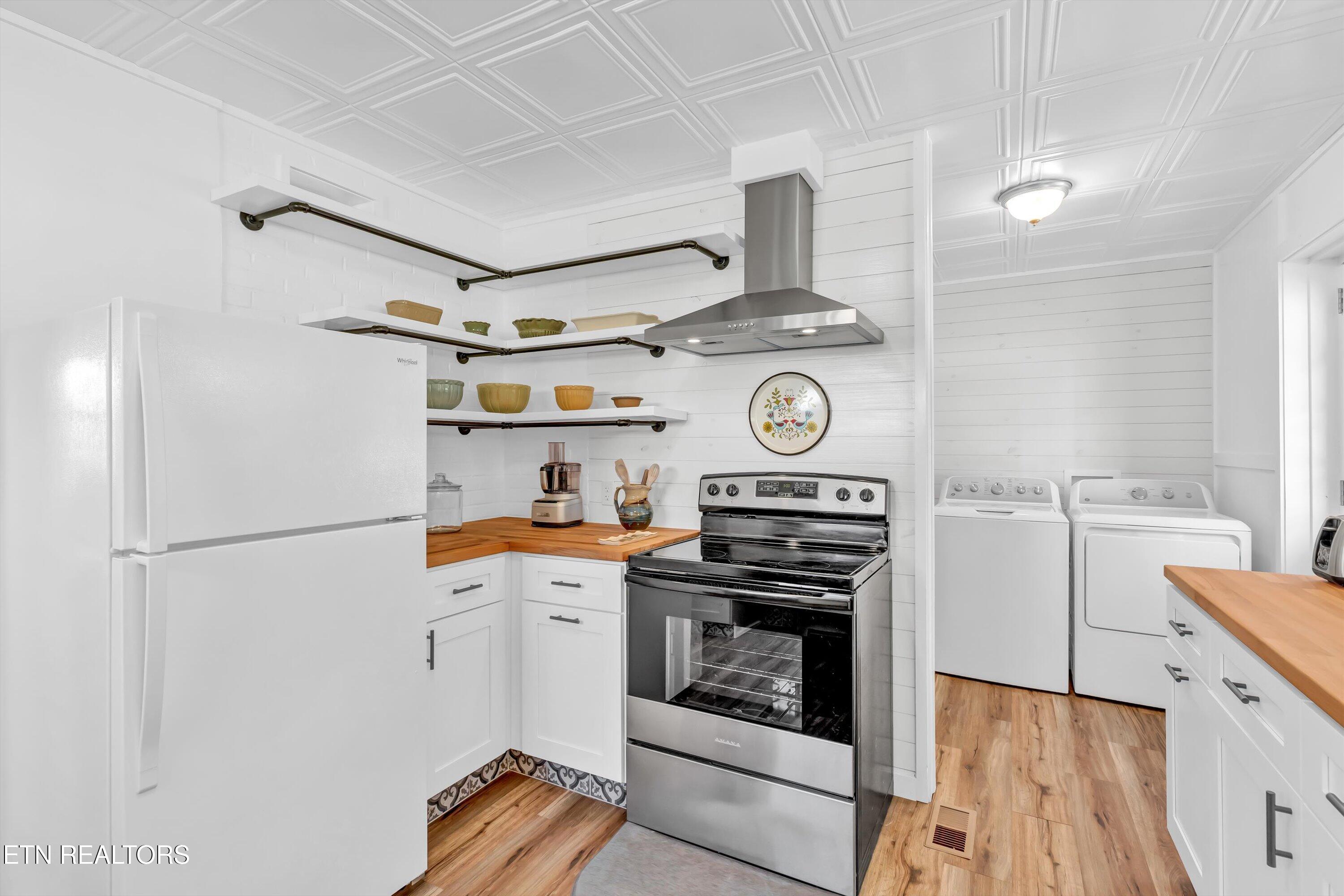 201 Outer Drive Oak Ridge, TN 37830 - Photo 15 of 27 09-201 Outer Dr-9