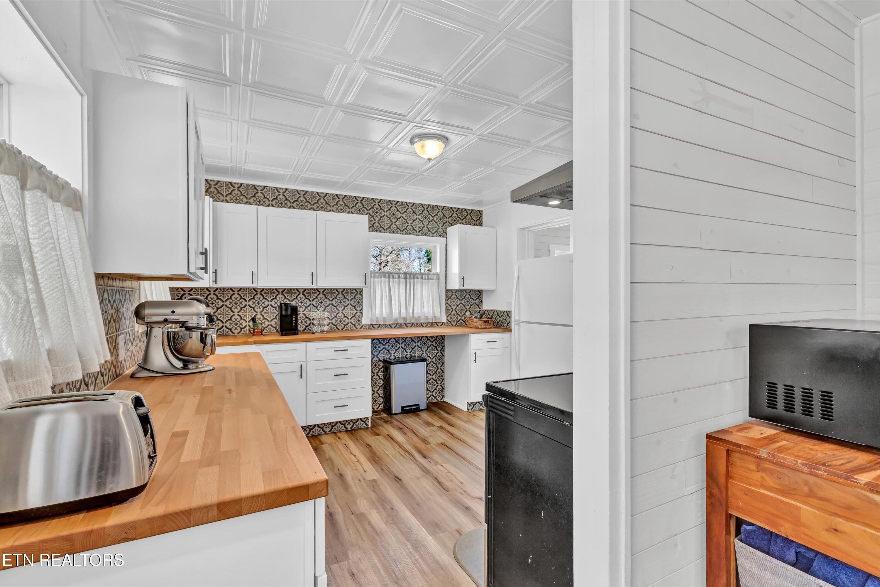 201 Outer Drive Oak Ridge, TN 37830 - Photo 16 of 27 06-201 Outer Dr-6