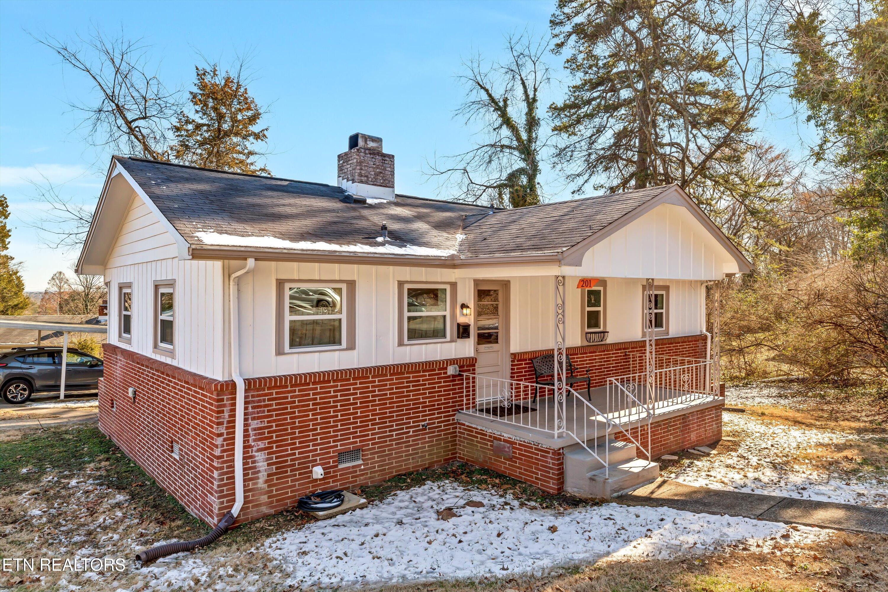 201 Outer Drive Oak Ridge, TN 37830 - Photo 3 of 27 01-201 Outer Dr-1