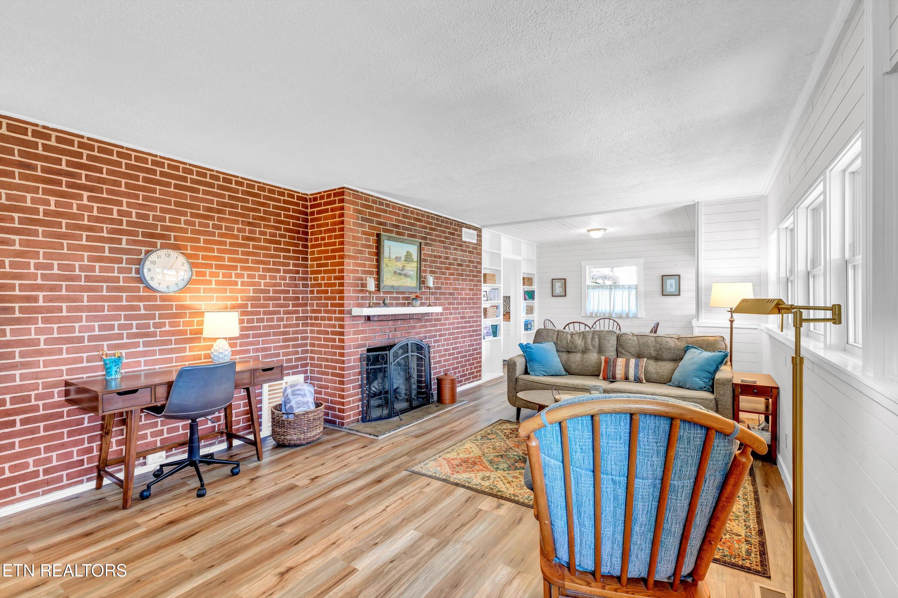 201 Outer Drive Oak Ridge, TN 37830 - Photo 8 of 27 16-201 Outer Dr-16