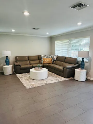 $4,950 | 2500 Northeast 9th Street, Pompano Beach, FL 33062