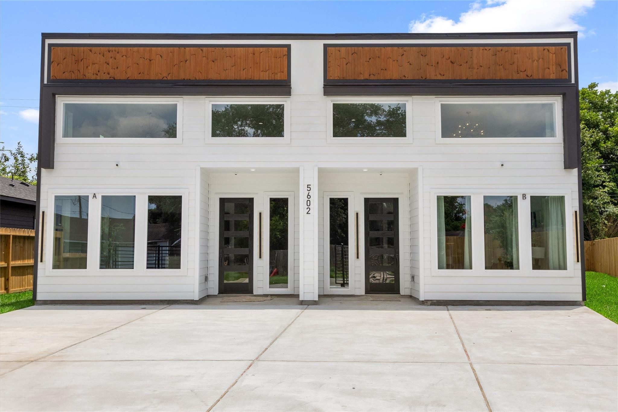 5602 Pershing Street, Unit B Houston, TX 77033 - Photo 1 of 13 Gallery Image 1