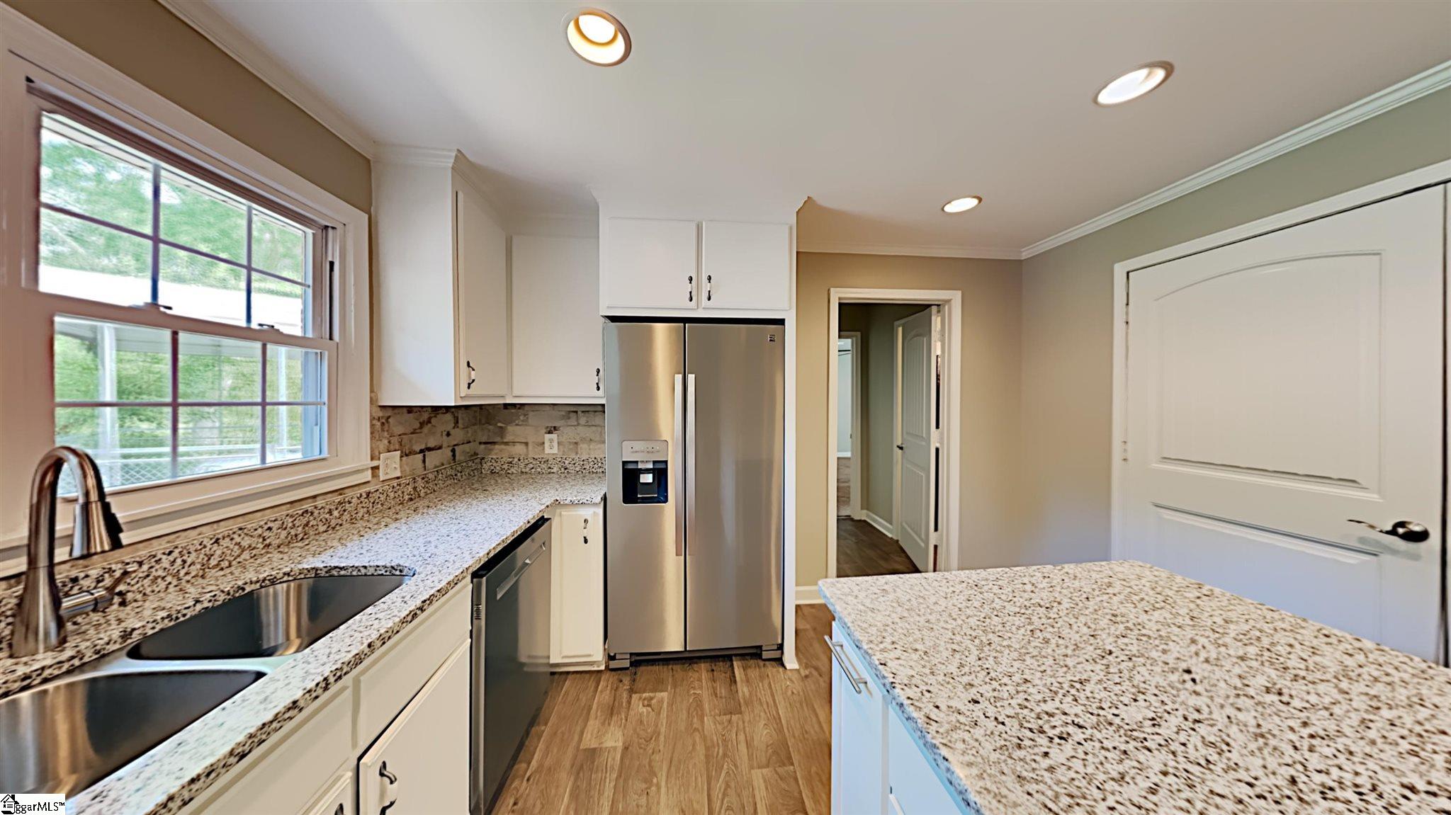 200 Elmhurst Road Greenville, SC 29611 - Photo 4 of 21 Gallery Image 4