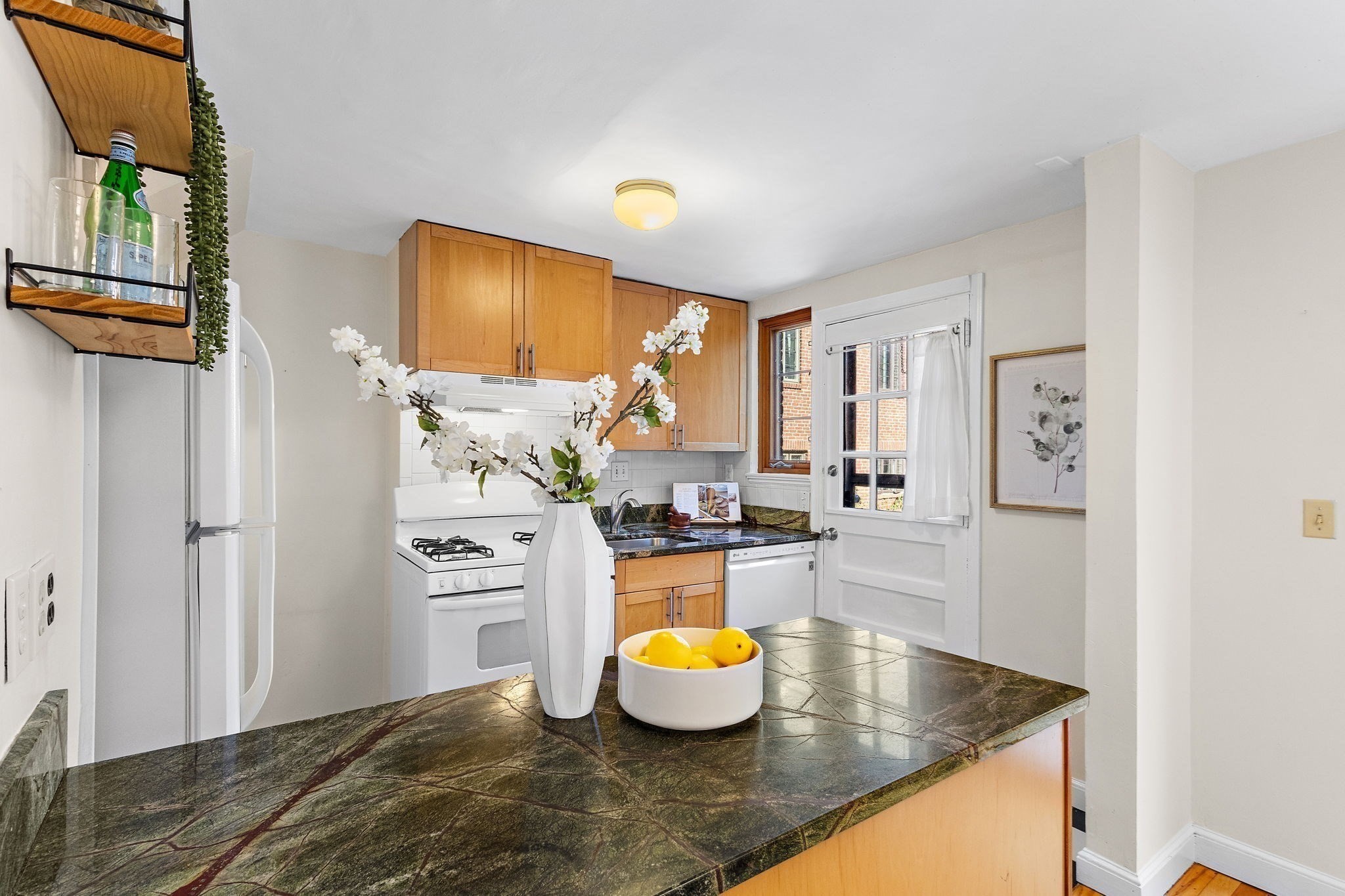 98 Duff Street, Unit 98 Watertown, MA 02472 - Photo 12 of 37 Gallery Image 12