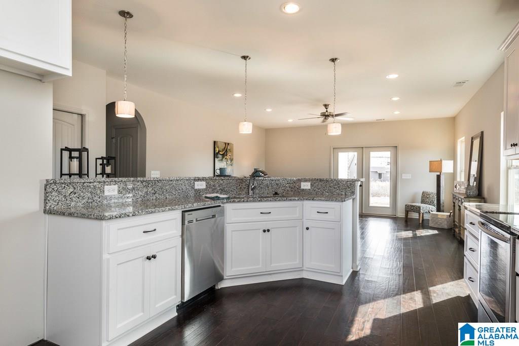 804 Michelle Manor Calera, AL 35040 - Photo 4 of 15
