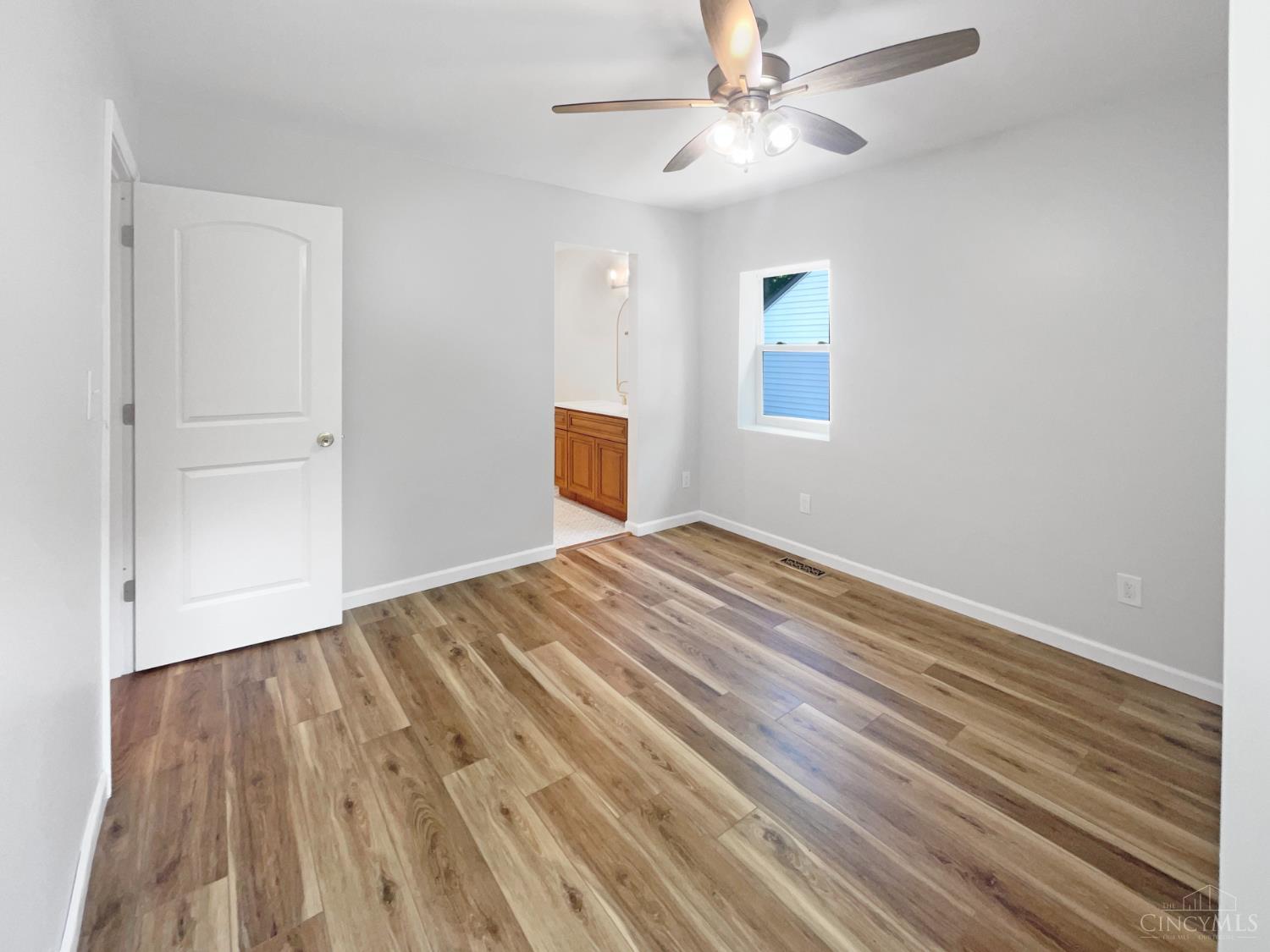 155 Bonham Road Cincinnati, OH 45215 - Photo 11 of 30