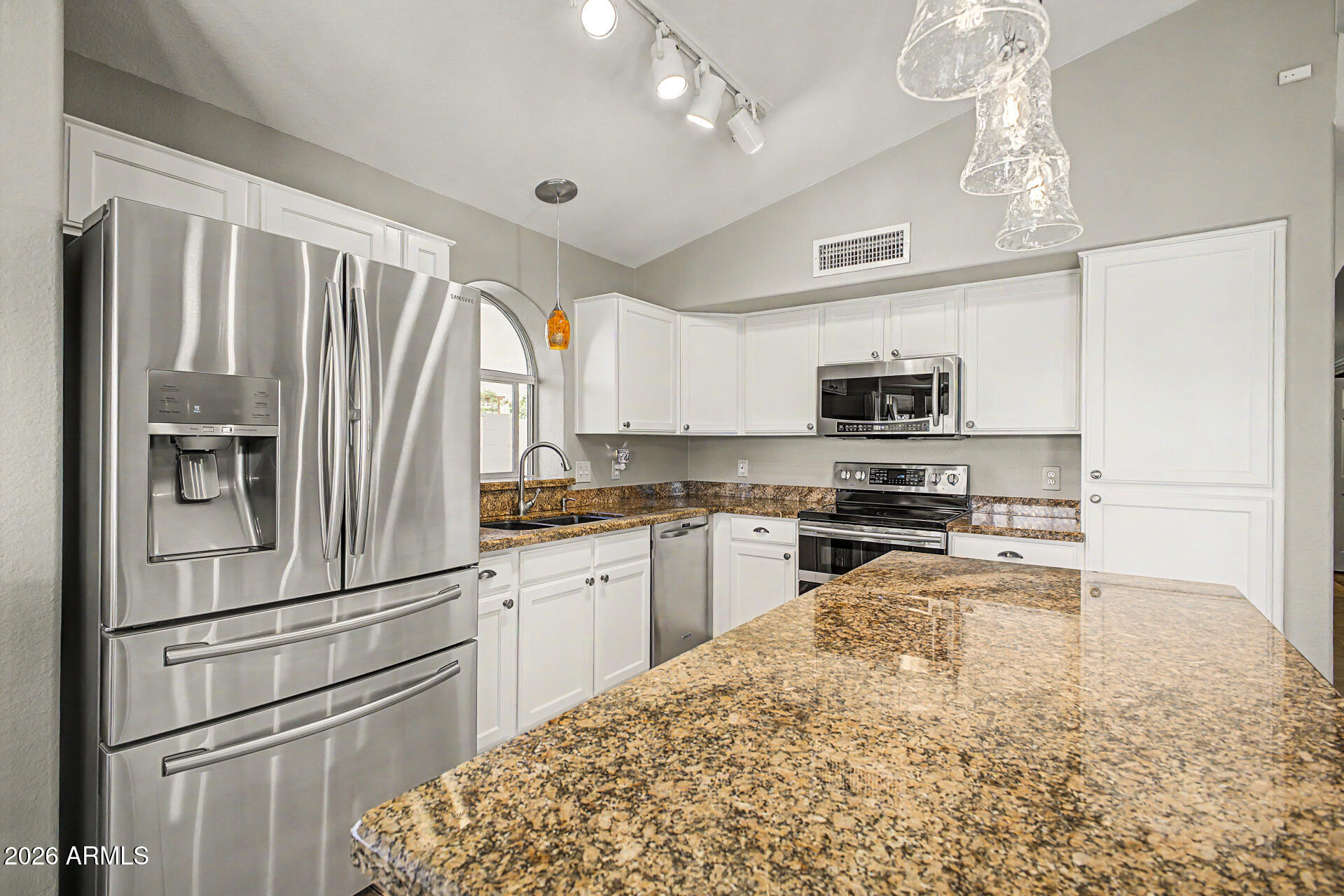 5424 West Tonto Road Glendale, AZ 85308 - Photo 9 of 47 16 - Tonto