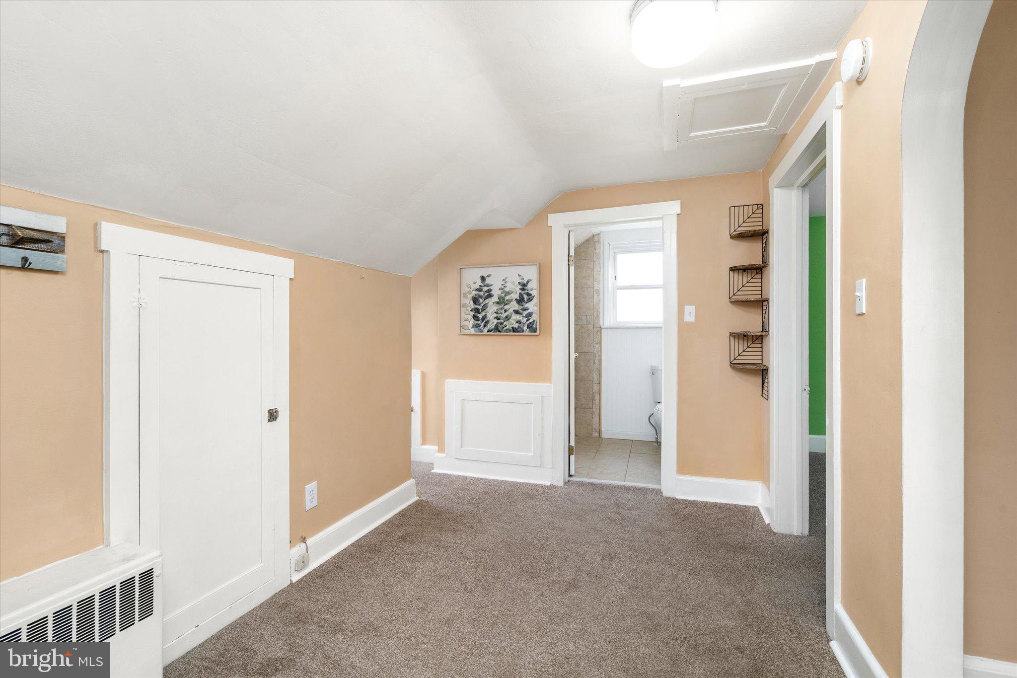 2035 Hamilton Avenue Hamilton, NJ 08619 - Photo 21 of 53 sitting area