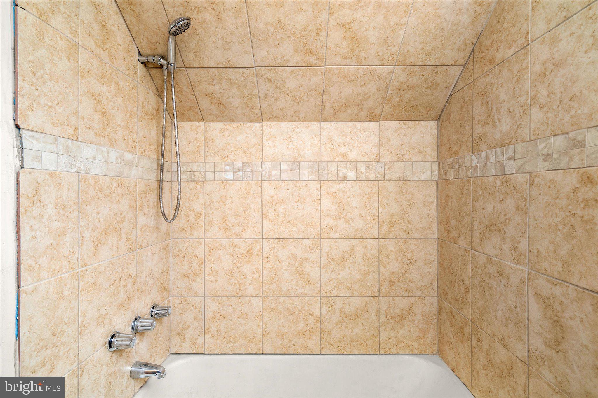 2035 Hamilton Avenue Hamilton, NJ 08619 - Photo 31 of 53 unit 2