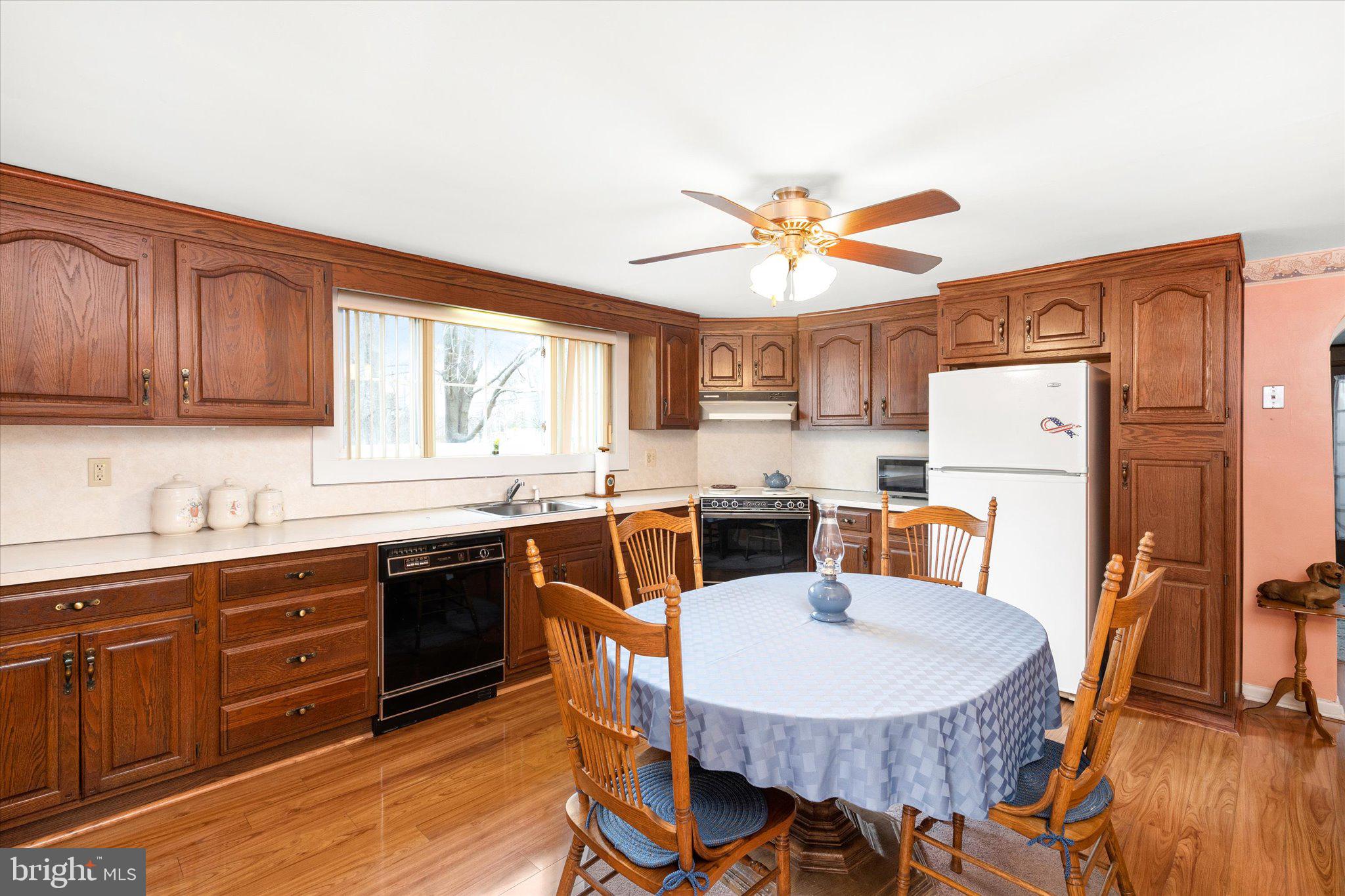 2035 Hamilton Avenue Hamilton, NJ 08619 - Photo 8 of 53 Kitchen