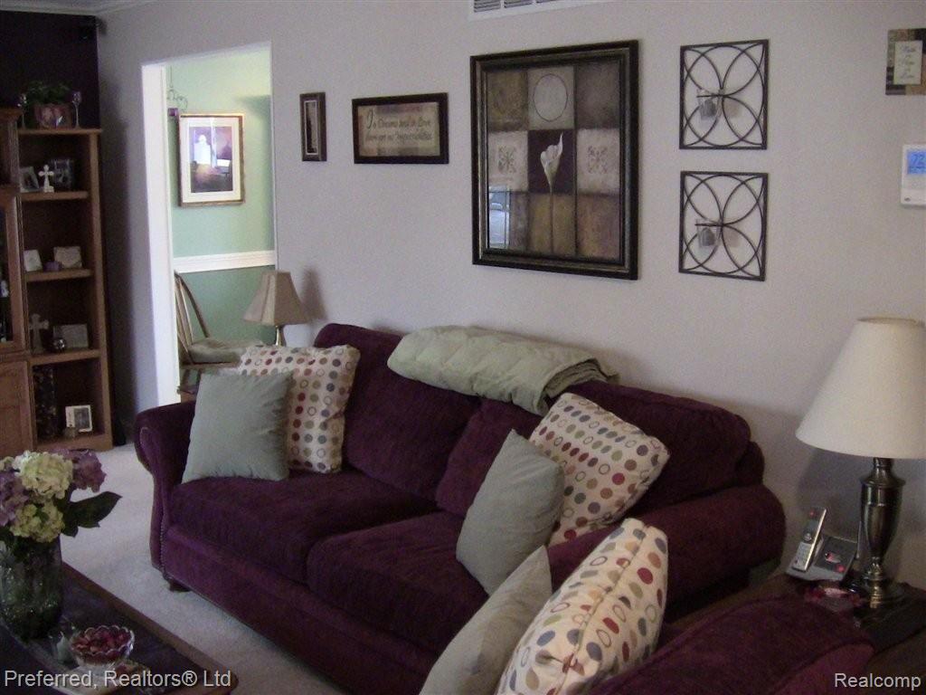 1986 North Sheldon Road Canton, MI 48187 - Photo 2 of 19 Living Room