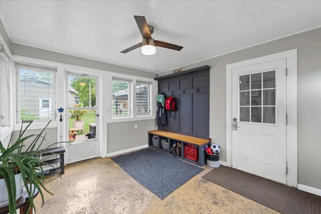 a view of entryway with washer and dryer