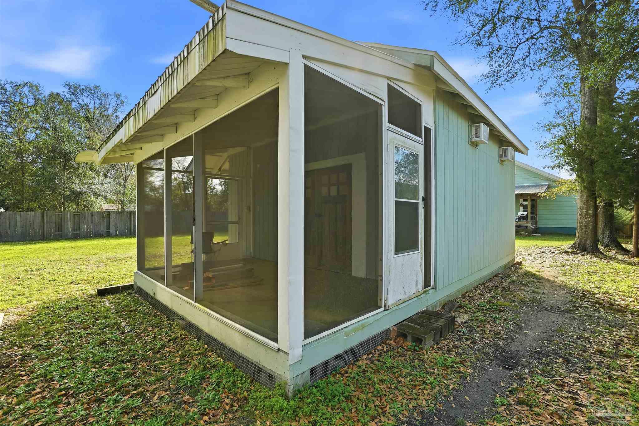 402 Front Street Century, FL 32535 - Photo 35 of 48