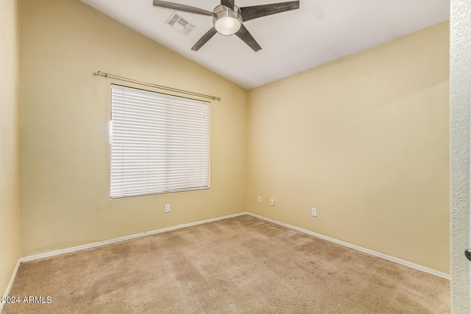 2125 West Carson Road Phoenix, AZ 85041 - Photo 30 of 36 34 - Carson