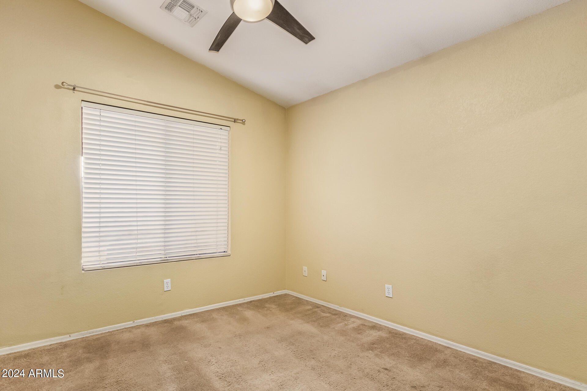 2125 West Carson Road Phoenix, AZ 85041 - Photo 31 of 36 35 - Carson