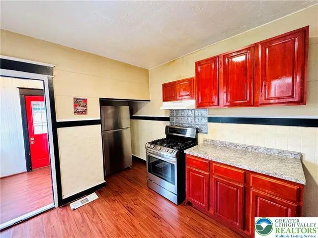 $1,995 | 637 North Penn Street, Allentown, PA 18102