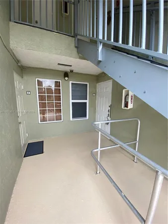 $1,850 | 17500 Northwest 67th Place, Unit F4, Hialeah, FL 33015