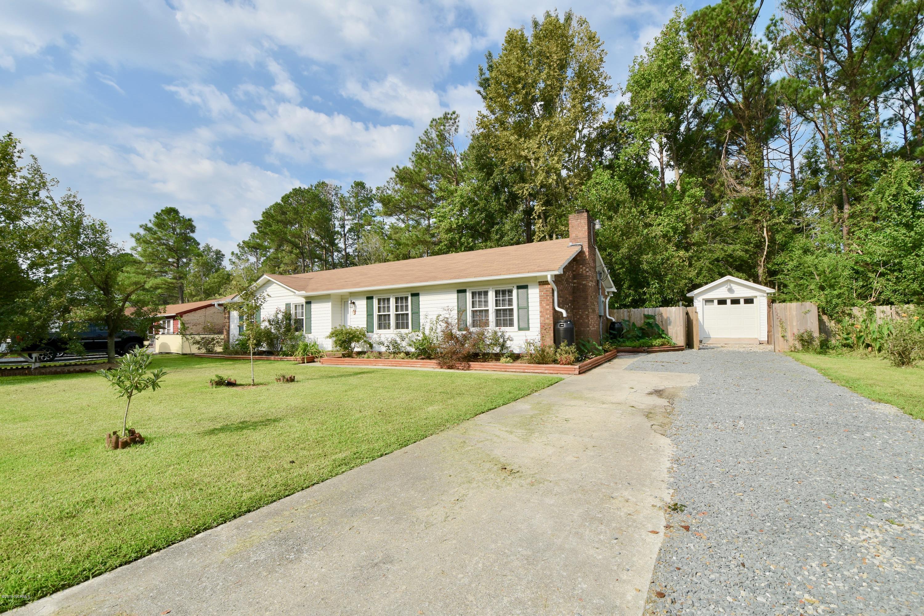 7 Logan Road Castle Hayne, NC 28429 - Photo 2 of 41 Lots of parking space