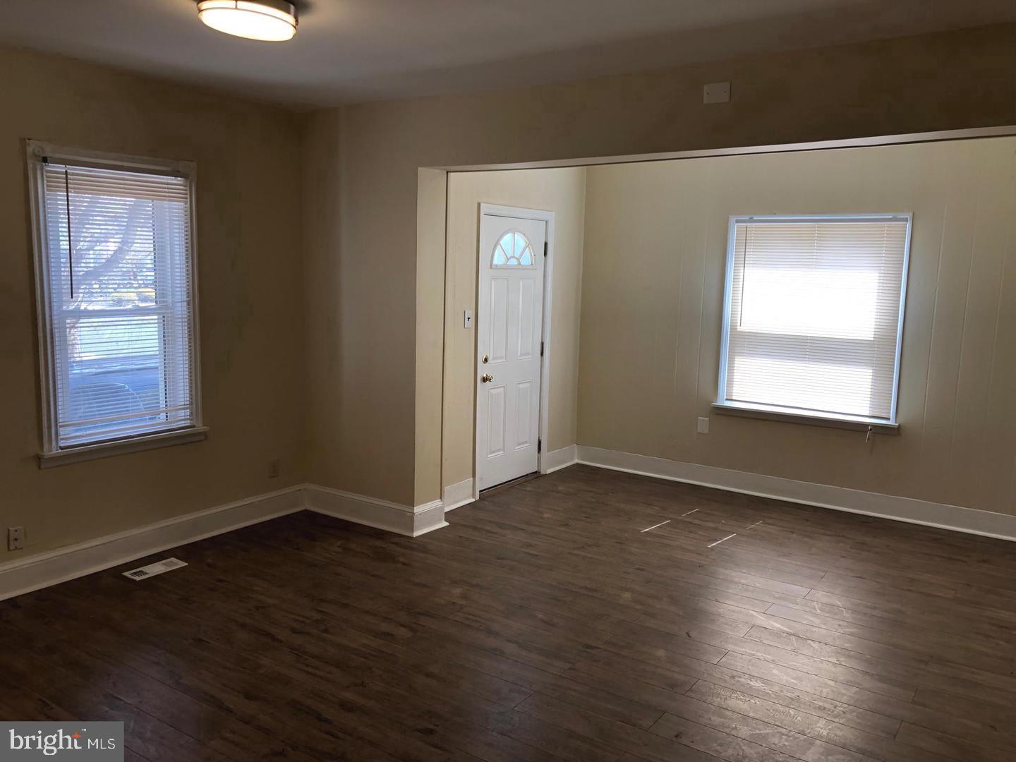 189 Mercer Street Trenton, NJ 08690 - Photo 2 of 8