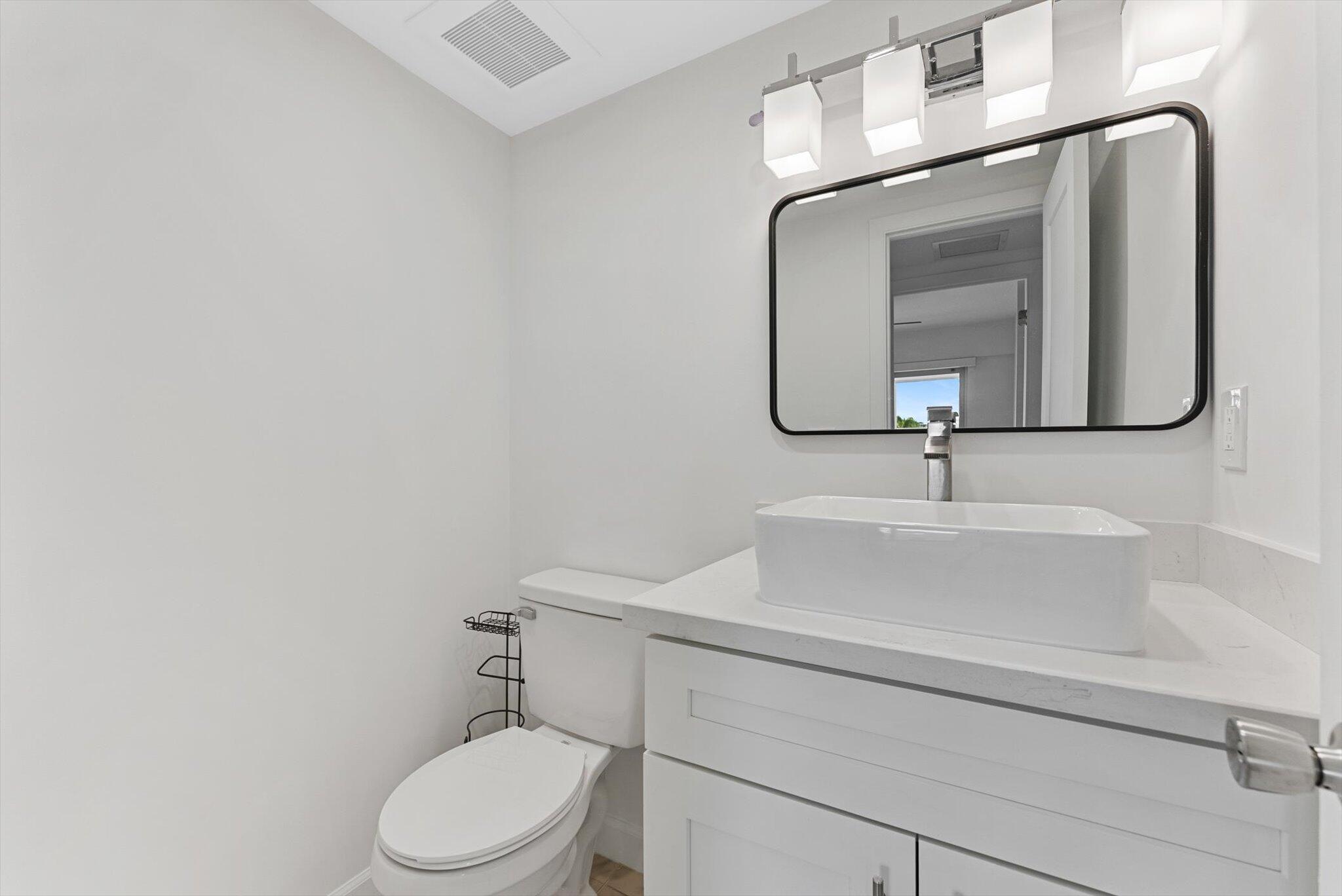 71 Fanshaw B Boca Raton, FL 33434 - Photo 12 of 16 15-15