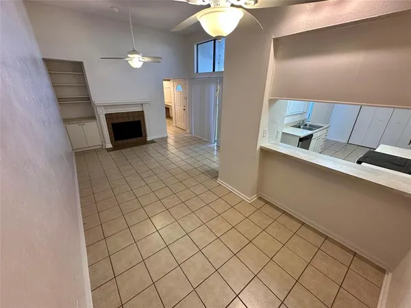 $1,425 | 644 Bellaire Drive, Unit D, Hurst, TX 76053