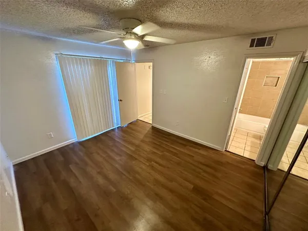 $1,425 | 644 Bellaire Drive, Unit D, Hurst, TX 76053