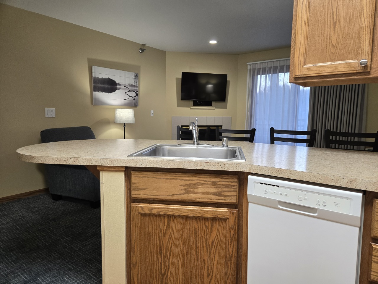 111 Center Street, Unit 355 Lake Geneva, WI 53147 - Photo 5 of 43 DW, Retrig, Stovetop & Microwa