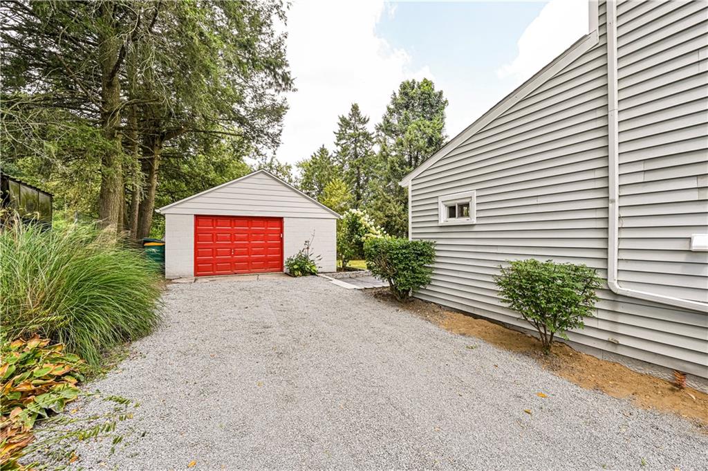 4179 Wallace Road Allison Park, PA 15101 - Photo 4 of 35 Gallery Image 4