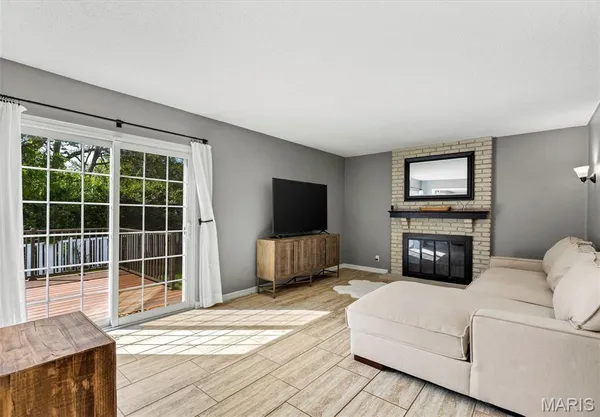 $419,900 | 1912 Springtree Drive, Maryland Heights, MO 63043