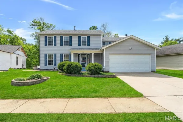 $419,900 | 1912 Springtree Drive, Maryland Heights, MO 63043