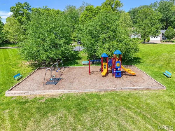 $419,900 | 1912 Springtree Drive, Maryland Heights, MO 63043
