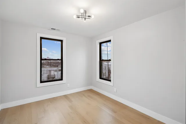 $3,100 | 116 Booraem Avenue, Unit 3, Jersey City, NJ 07307