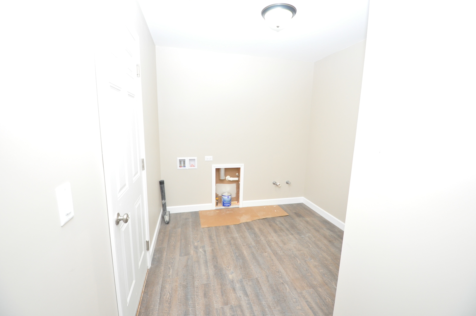 26369 Park Place Antioch, IL 60002 - Photo 22 of 24 a view of a big room with wooden floor