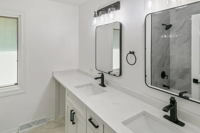 $849,700 | 185 Cold Spring Road, Barrington, IL 60010