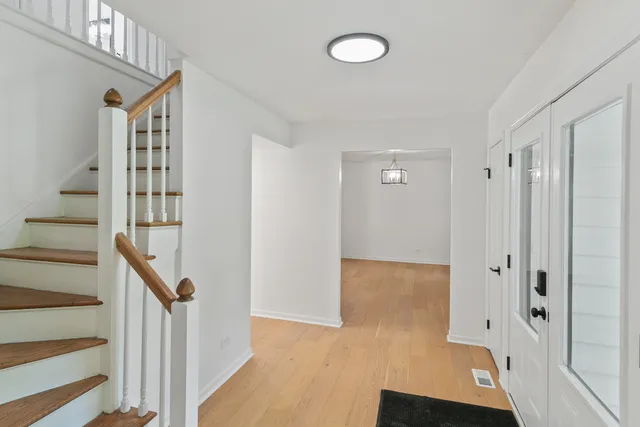 $849,700 | 185 Cold Spring Road, Barrington, IL 60010