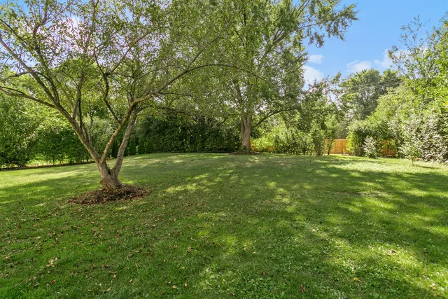 $849,700 | 185 Cold Spring Road, Barrington, IL 60010