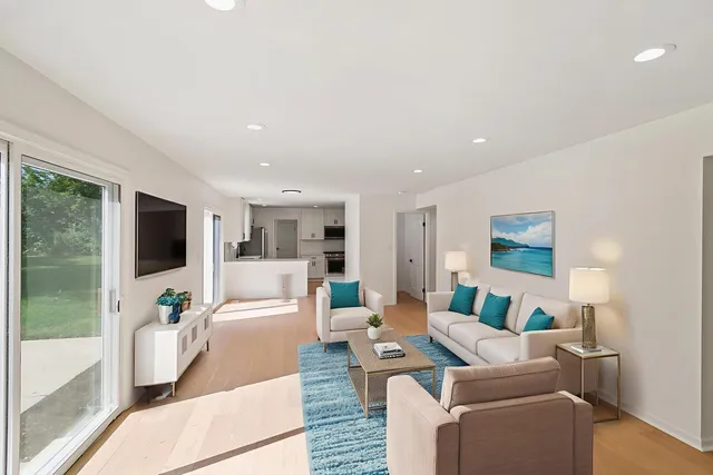 $849,700 | 185 Cold Spring Road, Barrington, IL 60010