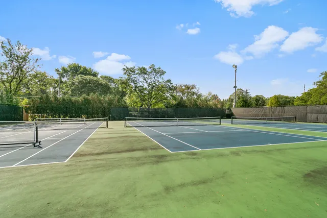 $849,700 | 185 Cold Spring Road, Barrington, IL 60010