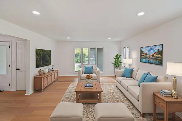 $849,700 | 185 Cold Spring Road, Barrington, IL 60010