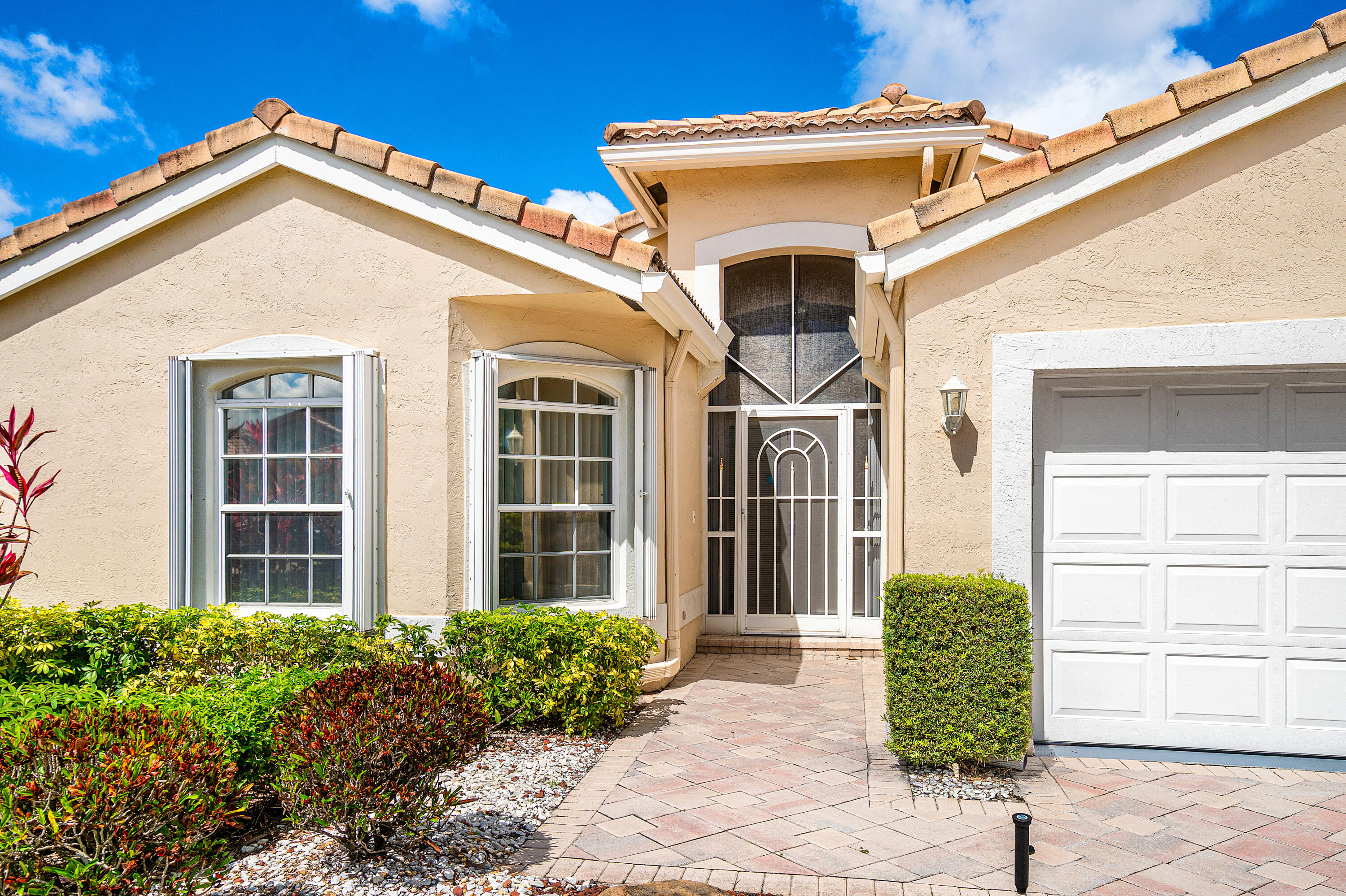 6594 Sun River Road Boynton Beach, FL 33437 - Photo 2 of 37 Entry