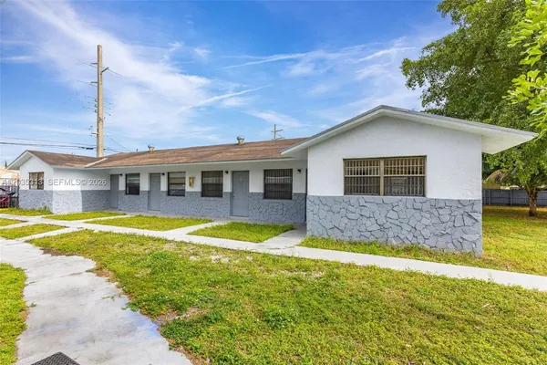 $2,850 | 4120 Southwest 19th Street, Unit 1, West Park, FL 33023