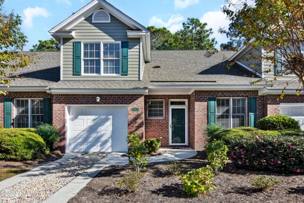 $2,100 | 233 Racine Drive, Unit 37, Wilmington, NC 28403