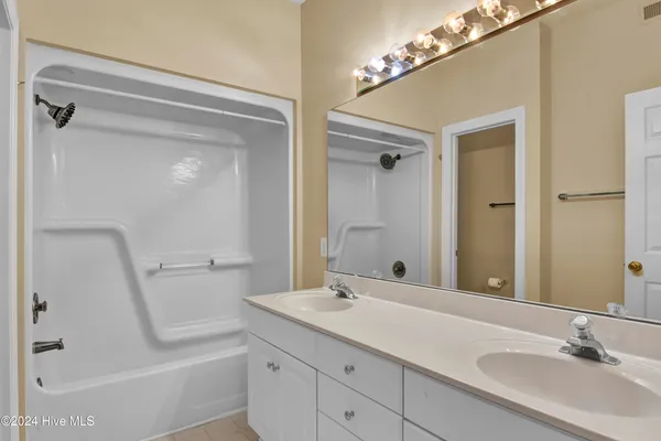 $2,100 | 233 Racine Drive, Unit 37, Wilmington, NC 28403