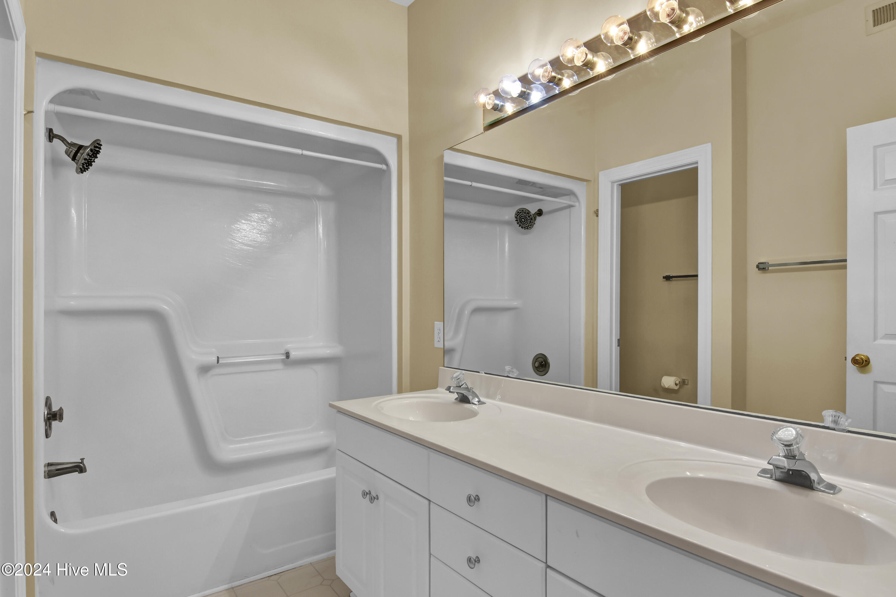 233 Racine Drive, Unit 37 Wilmington, NC 28403 - Photo 17 of 28 DSC_3729