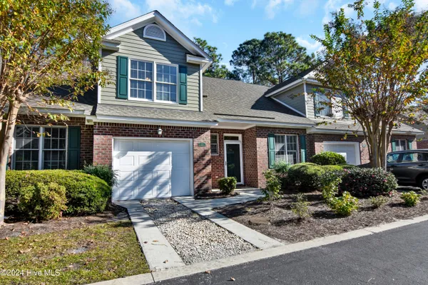 $2,100 | 233 Racine Drive, Unit 37, Wilmington, NC 28403