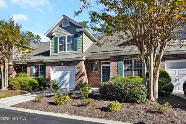 $2,100 | 233 Racine Drive, Unit 37, Wilmington, NC 28403