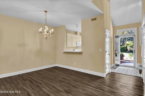 $2,100 | 233 Racine Drive, Unit 37, Wilmington, NC 28403